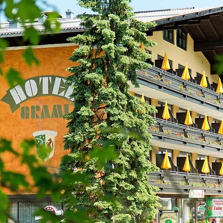 Hotel Berghof Graml Hallwang ภายนอก รูปภาพ